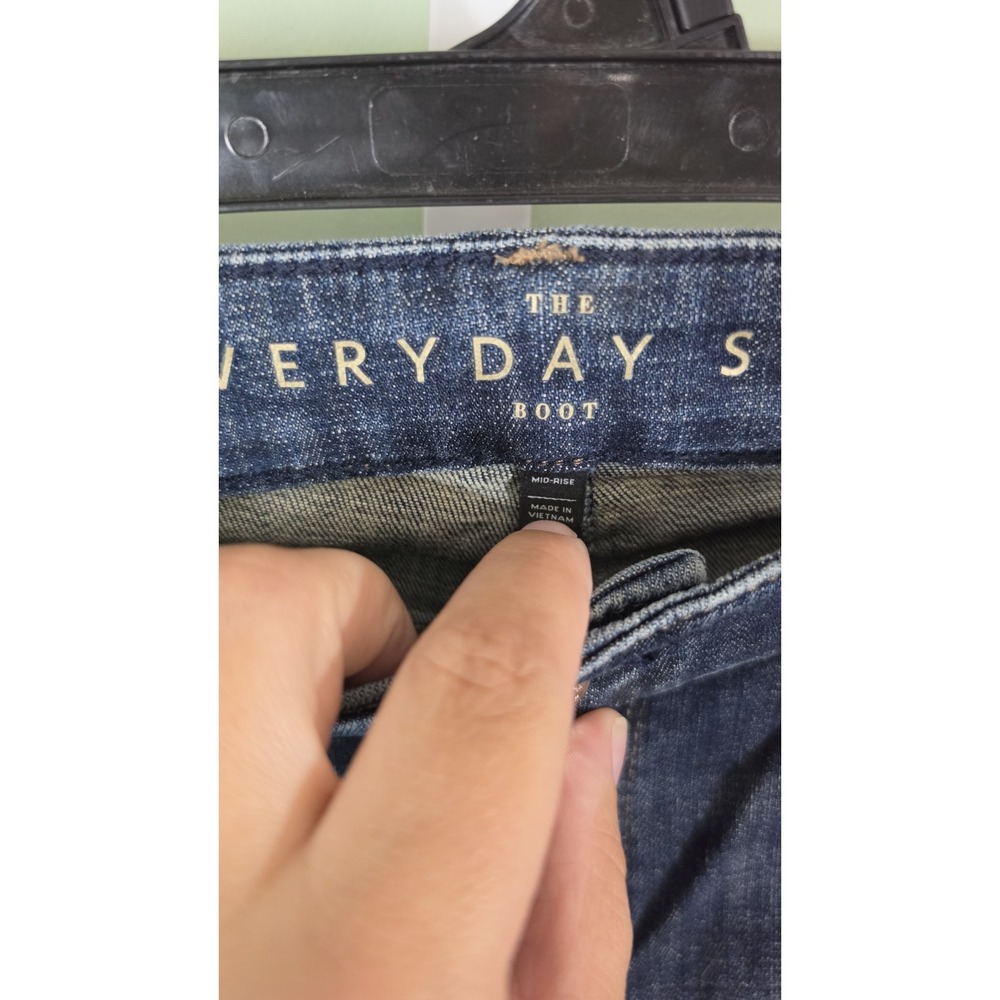 WhiteHouseBlackMarket The Everyday Soft Mid Rise Dark Wash Boot Jeans Size 12 - Picture 4 of 9